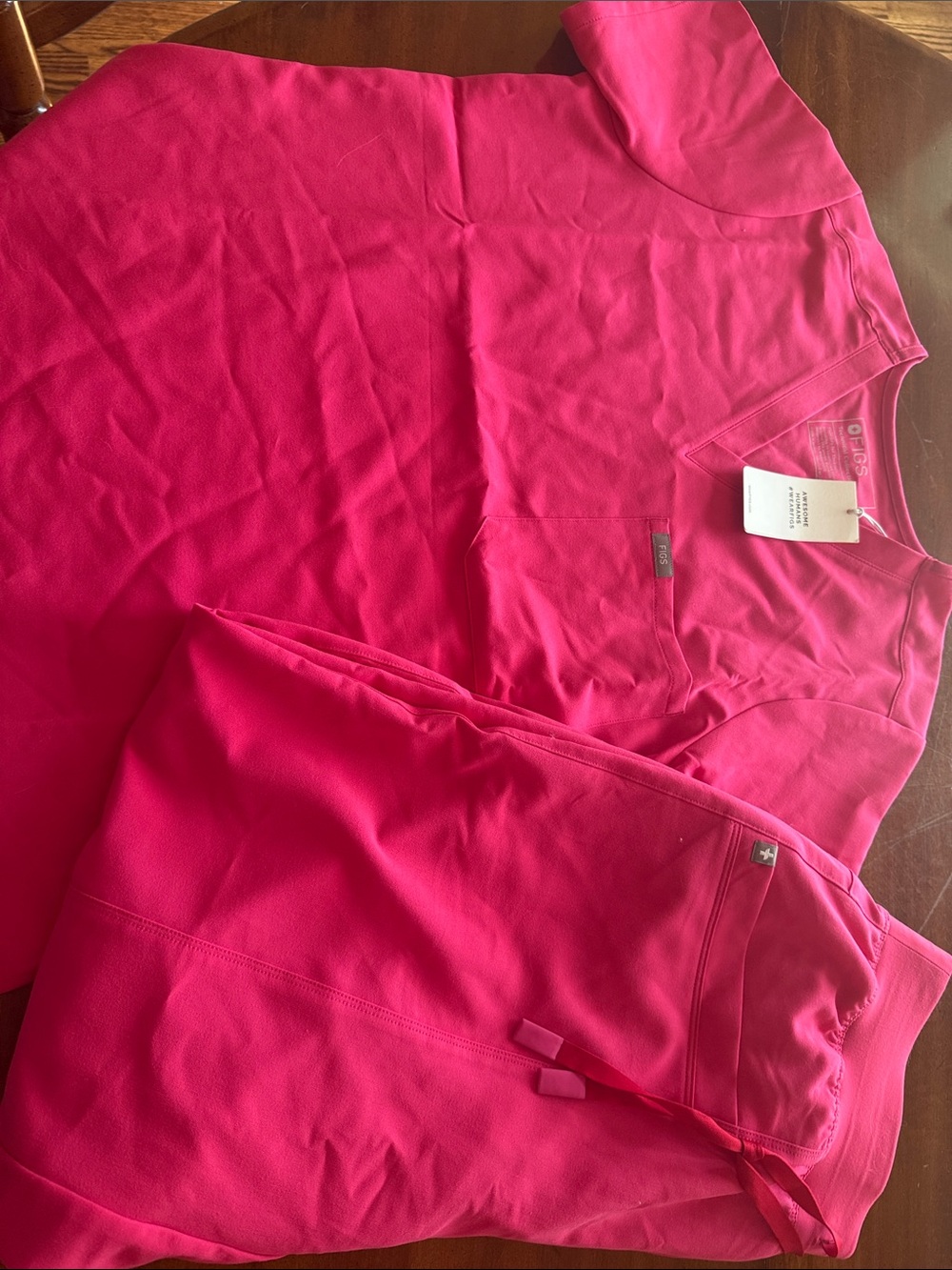 Figs Hot pink scrub set NWT